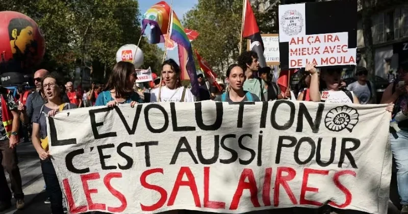Fransada dövlət sektorunda genişmiqyaslı tətil: yüz minlərlə insan küçələrə çıxıb