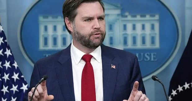 ABŞ vitse prezidenti Zelenski ilə davasından DANIŞDI: “Əsəbiləşdim, çünki…” KONKRET