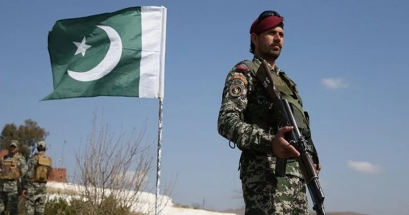 В результате перестрелки в Пакистане погибли шесть военнослужащих