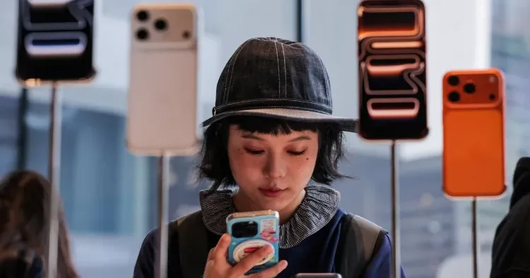 Apple bazar dəyərində ilk dəfə 4 trilyon dolları KEÇDİ