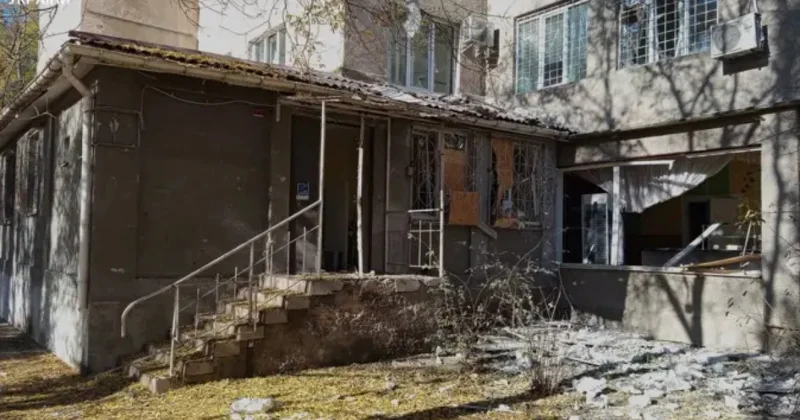 Россия ударила по детской больнице в Херсоне: много раненых