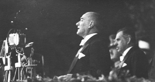 Atatürkün şah əsəri ... Türkiyənin suverenliyinin qeyd şərtsiz millətə məxsus Cümhuriyyət i var