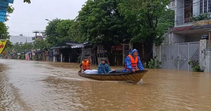 Разрушительное наводнение во Вьетнаме: 9 погибших и тысячи затопленных домов