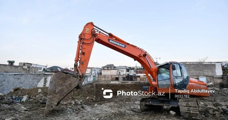 Bakıda daha bir ərazidə binalar PLANA DÜŞDÜ KONKRET