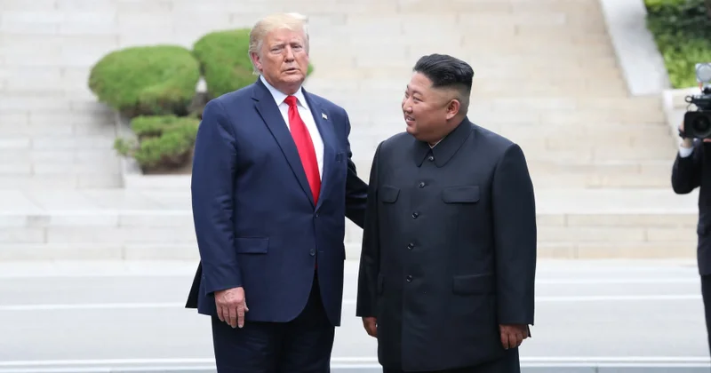 KXDR Donald Trampın Koreya yarımadasına gəlişini qanadlı raket sınağı ilə “qarşılayıb”