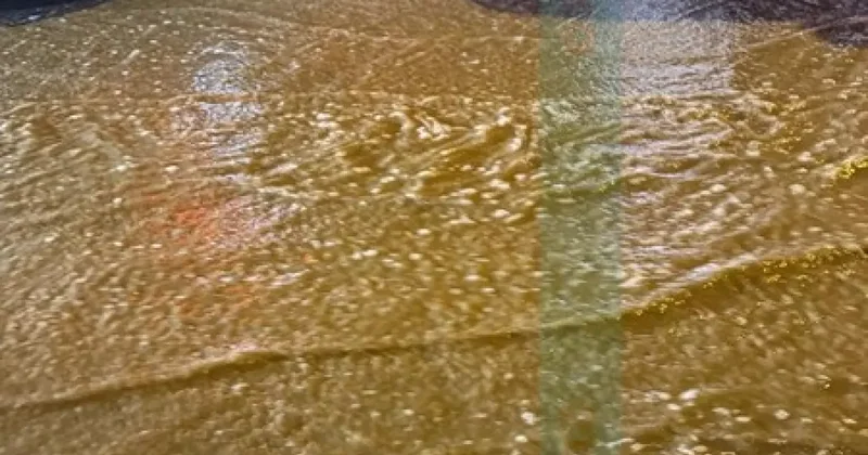 В поселке Бадамдар затопило улицы