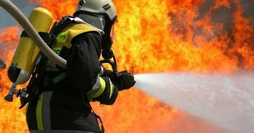 Xırdalanda çoxmərtəbəli yaşayış binasında yanğın baş verib