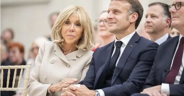 Bricit Makronun qızı anasının kişi olması barədə şayiələri təkzib edib