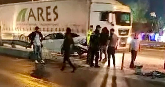 Yasamalda “Chevrolet” yük maşınıyla toqquşdu, iki nəfər… VİDEO