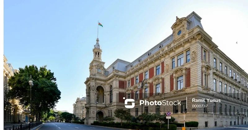 Mirzə Fətəli Axundov küçəsində sökülən bina tarixi tikili deyil RƏSMİ