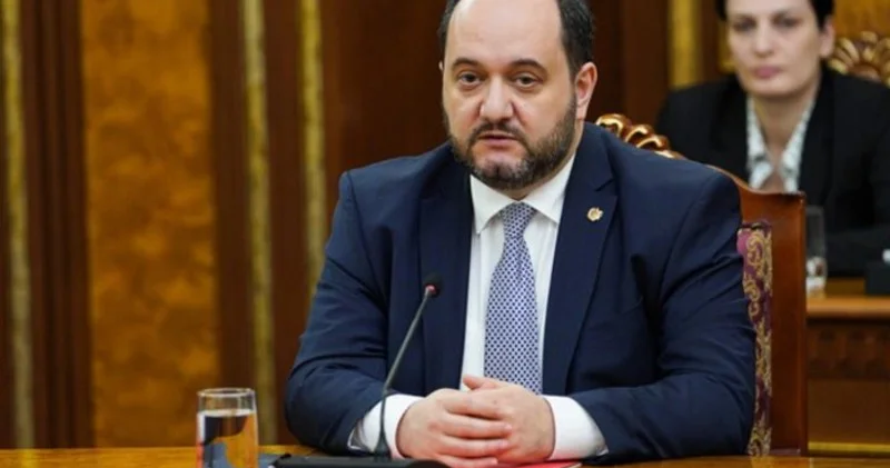 Arutunyan: Ermənistanın Müstəqillik Bəyannaməsində problemlər var