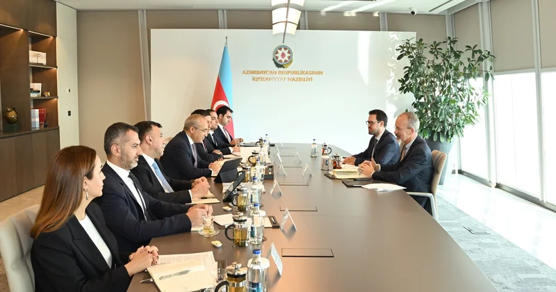 Mikayıl Cabbarov Vilyam Tompsonla görüşüb