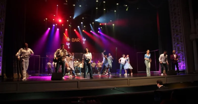 Akademik Musiqili Teatrda rok n roll axşamları