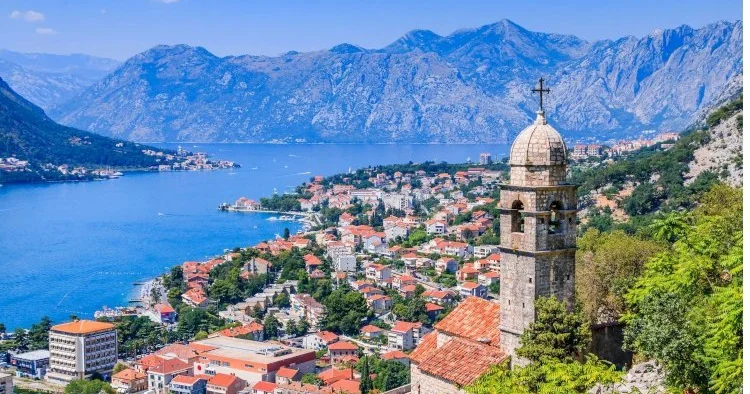 Azərbaycanlılar Montoneqroya niyə gedir? SƏBƏBLƏR