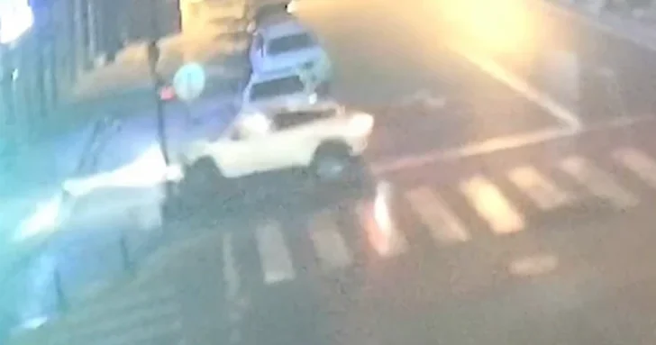 Пьяный водитель снес светофор и получил 2 месяца ареста в Баку