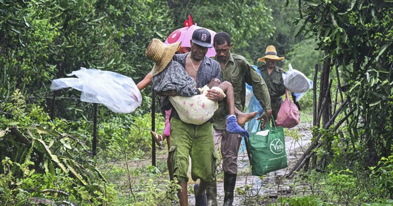 “Melissa”ya görə 750 min nəfər təxliyə edildi