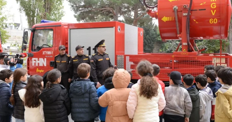 Бакинским школьникам показали, как работают пожарные и спасатели ФОТО