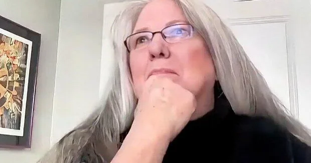 70 летняя женщина развелась и посвятила год неожиданной цели