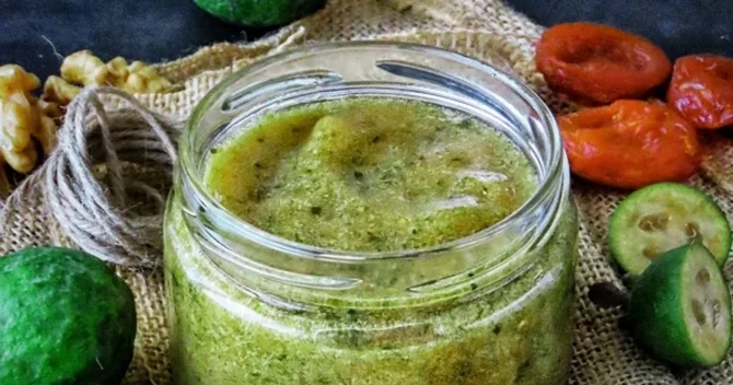 Həkimlərdən feyxoa mürəbbəsinin təhlükəsi barədə xəbərdarlıq