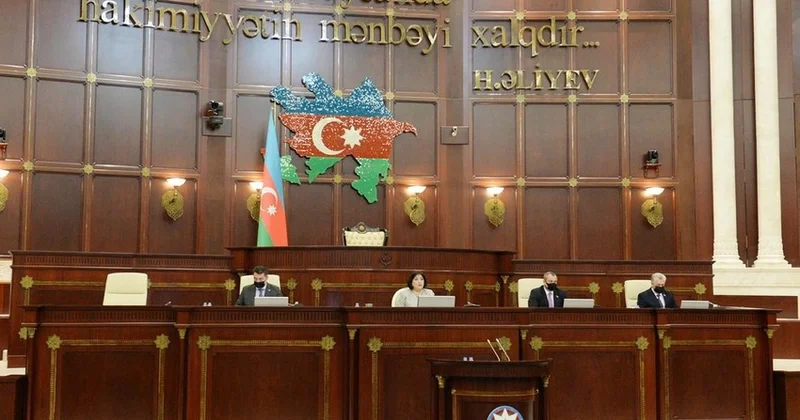 YAP çı deputat Milli Məclisə qarşı Tənqidi paylaşımı bəyənib