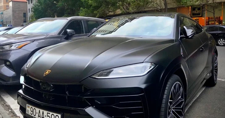 Внук Рамиза Мехтиева разъезжает по Баку на Lamborghini за 600 000 манатов