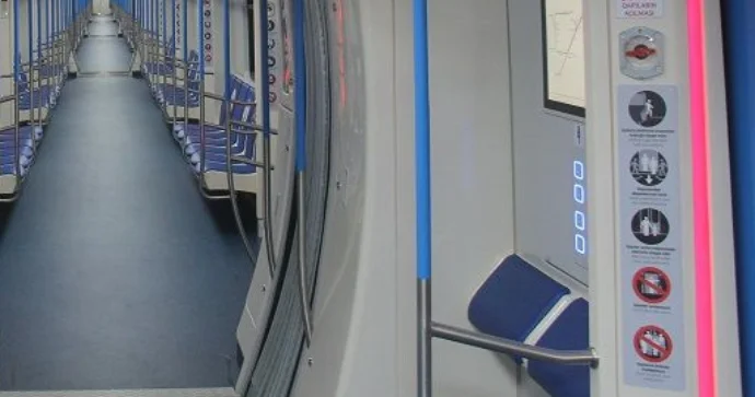 Qatarlarda bu hərəkəti edənlər 70 manat cərimələnəcək RƏSMİ AÇIQLAMA VİDEO