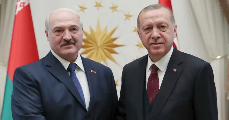 Lukaşenko Ərdoğanı və Türkiyə xalqını Respublika Günü münasibətilə təbrik etdi