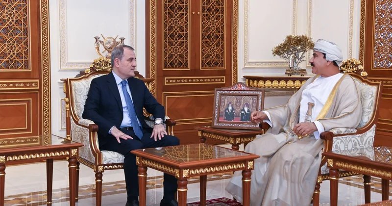 Ceyhun Bayramov Oman Kral Ofisinin naziri ilə Yaxın Şərqi müzakirə edib