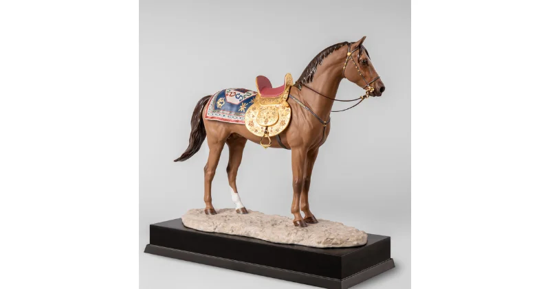 Лимитированная серия статуэток Карабахского коня от Lladró ФОТО (R)