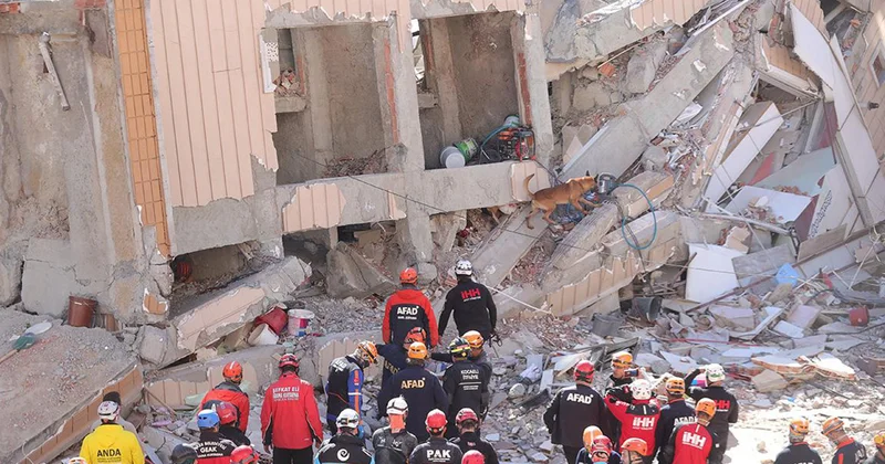 Türkiyədə uçan binanın altından bir nəfərin cəsədi tapıldı Video Yenilənib