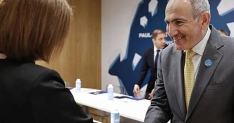 Paşinyan Moldova Prezidenti ilə görüşdü KONKRET