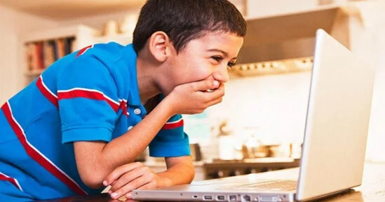 Valideynlərin NƏZƏRİNƏ: Noyabr tətillərində uşaqları rəqəmsal təhdidlərdən BELƏ QORUYUN