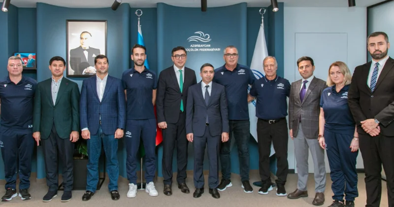 Фарид Гаибов посетил офис Федерации плавания Азербайджана и встретился с новыми главными тренерами