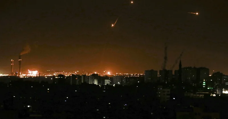 İsrail atəşkəsi pozdu “Sarı zona”ya hücum etdi