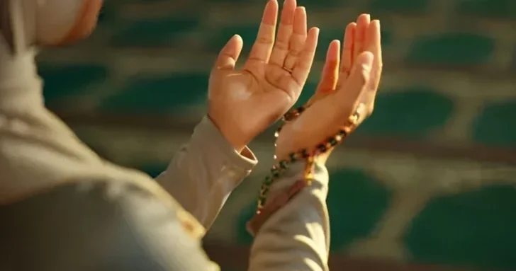 Мужчина убил жену во время совершения намаза вынесен приговор