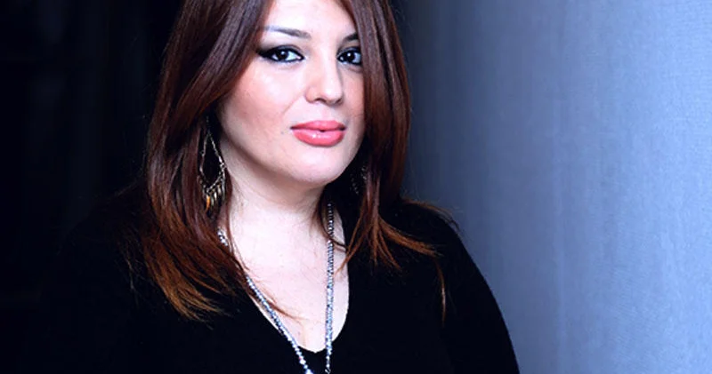 Müğənni xalasının adını eşidib özündən çıxdı: Mənə ağzına gələni yazır