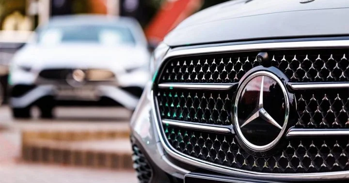Mercedes Benz in satışı azalıb, xalis mənfəəti 2 dəfə düşüb