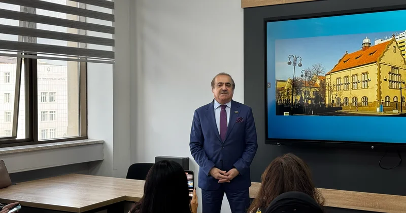 Академик Рафаэль Гусейнов провёл мастер класс в БГУ