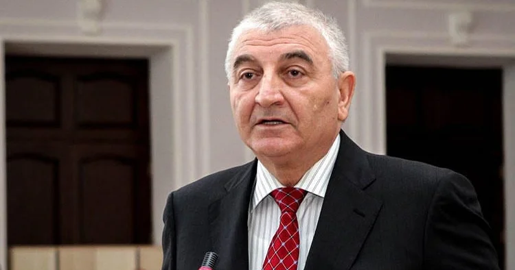 Prezident Məzahir Pənahovun qardaşı oğluna vəzifə verdi