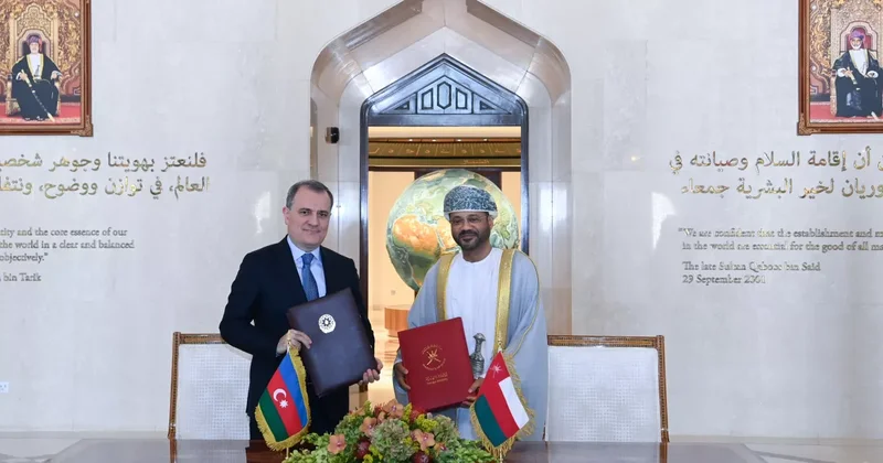 Азербайджан и Оман отменили визы для владельцев дипломатических и служебных паспортов