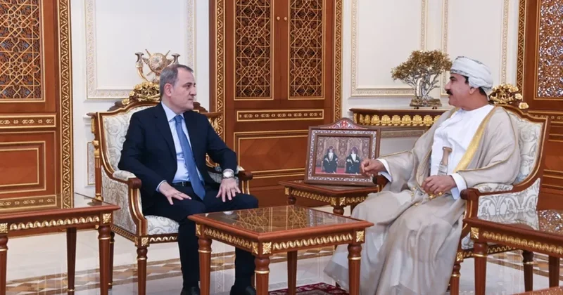Байрамов обсудил сотрудничество с министром королевской канцелярии Омана