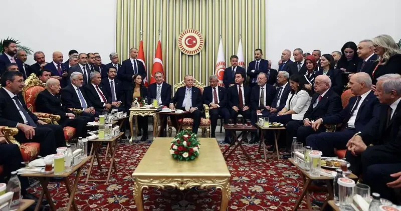 Əli Babacan təkzib etdi Ərdoğanın partiyasına qayıtmayacaq