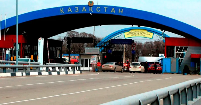 На границе Казахстана и России транспортный коллапс Minval Politika