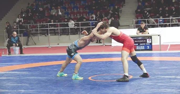 Sərbəst güləşçilərimizin 1 dəst Serbiya medalı