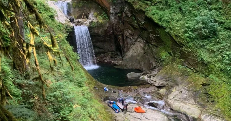 Şəlalədə FACİƏ: Ana və 2 övladı faciəvi şəkildə öldü VİDEO