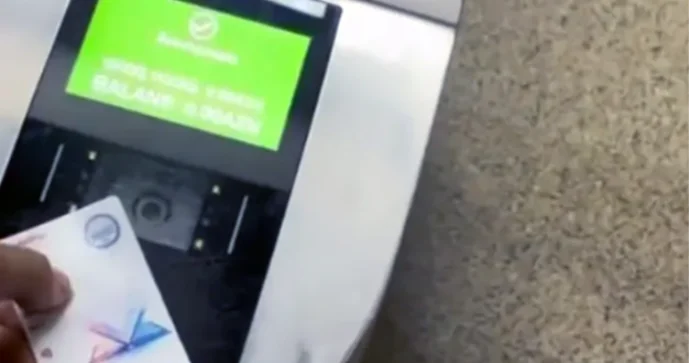 Tələbə kartları ilə ödəniş sistemi sınaqdan keçirilir: Tələbələr nə düşünür? SORĞU