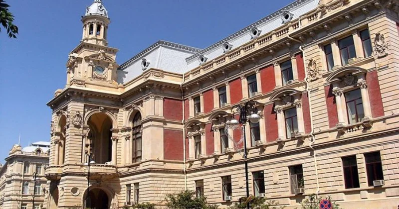 BŞİH: “Sovetski” də tarixi bina sökülmür, bitişik qəzalı bina sökülüb