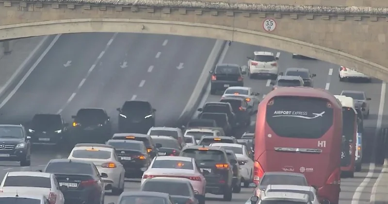 Bağırov tunelində nasaz maşın sıxlığa səbəb oldu FOTOLAR