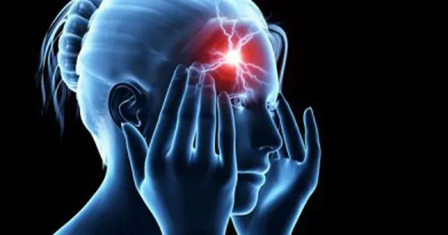 İnsultun simptomlarına nələr daxildir?