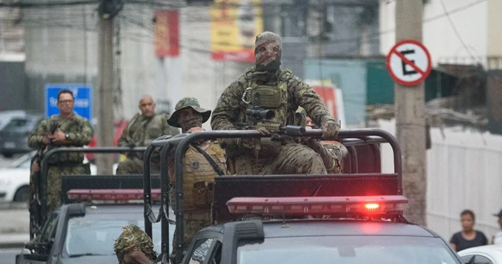 Braziliyada narkotik əməliyyatı qanlı bitdi: 4 ü polis olmaqla 60 nəfər öldü